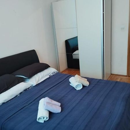 Deep Blue Apartment โตรกีร์ ภายนอก รูปภาพ