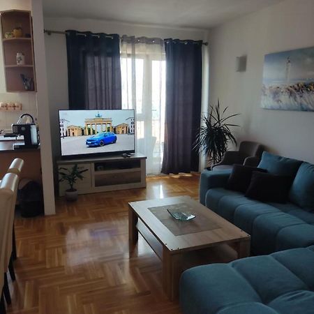 Deep Blue Apartment โตรกีร์ ภายนอก รูปภาพ