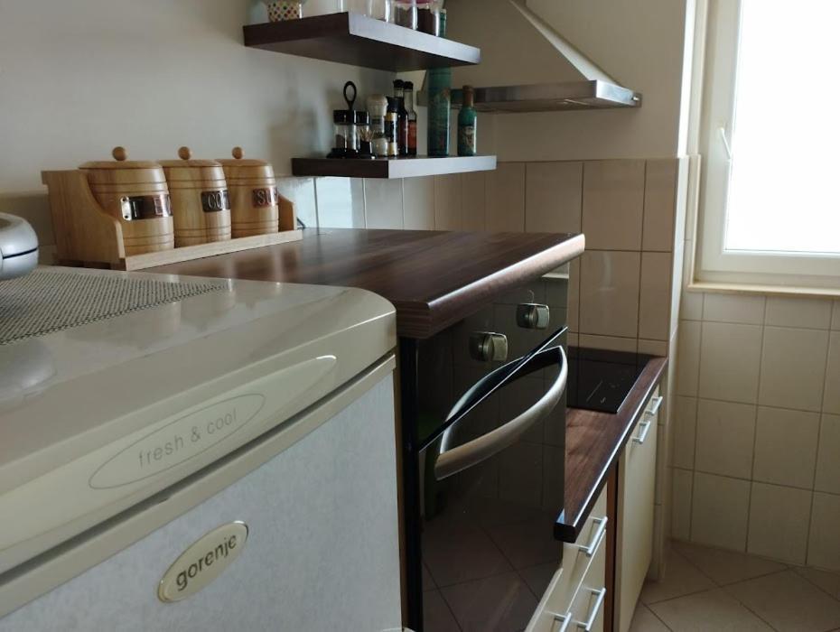 Deep Blue Apartment โตรกีร์ ภายนอก รูปภาพ