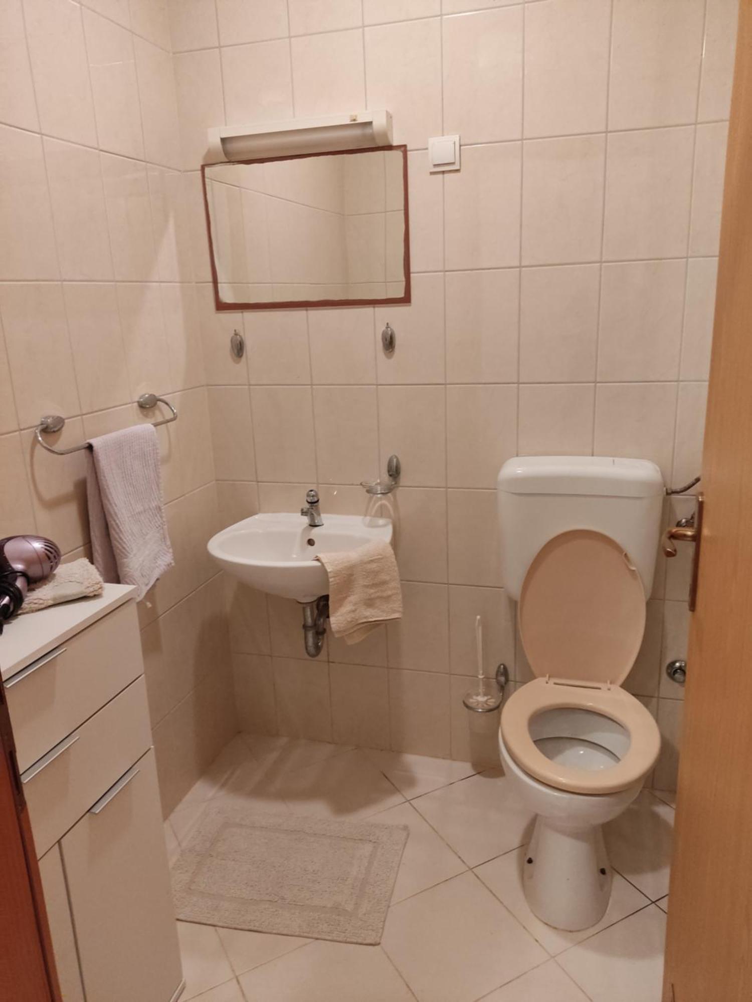 Deep Blue Apartment โตรกีร์ ภายนอก รูปภาพ